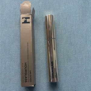 Hourglass Unlocked Defining and Lengthening Mascara